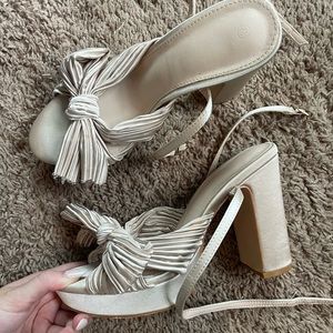 Barely Worn Champagne Bow Heels
